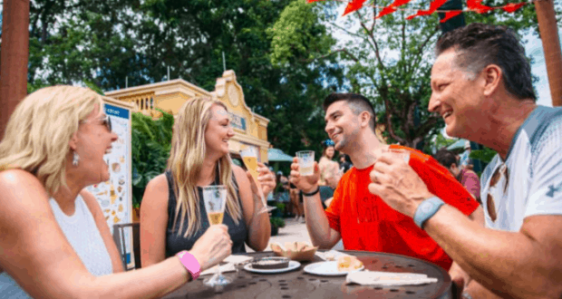 food-wine-epcot-festival-guests
