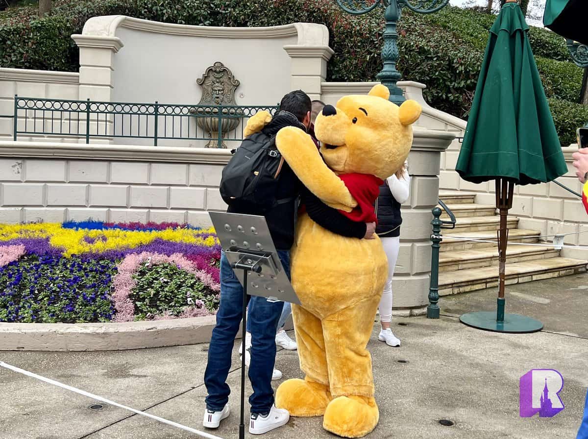 pooh-hug-character
