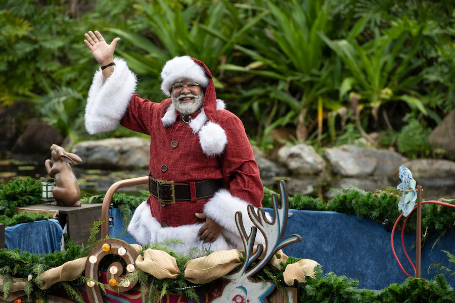 Where to See Santa Claus at Walt Disney World This Holiday Season •  