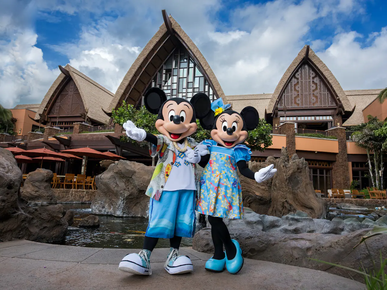 minnie and mickey at the aulani resort