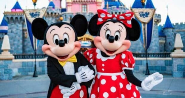 Mickey Mouse and Minnie Mouse at Disneyland Park
