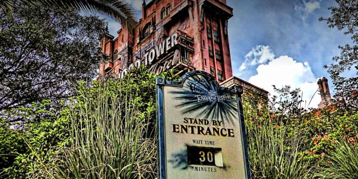 The Tower of Terror sign at Disney’s Hollywood Studios displaying a 30-minute wait time.
